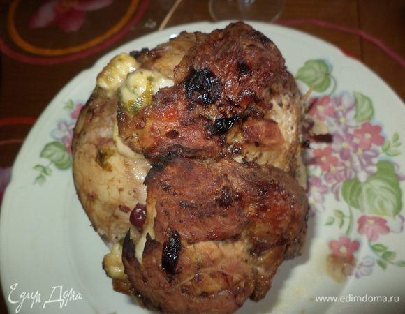 Вынимаем из духовки и даем немного отдохнуть, а пока займемся соусом.