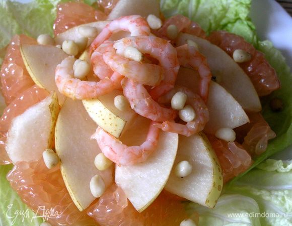 креветки. Посыпать кедровыми орешками.