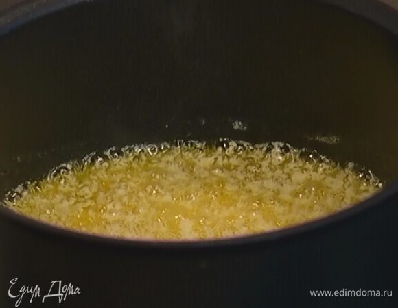 Сливочное масло растопить.