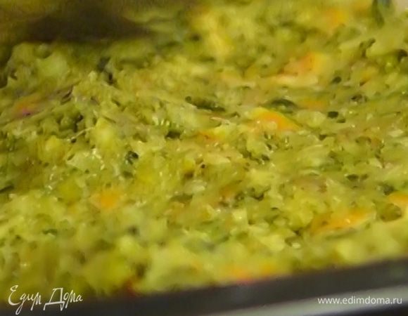 Добавить 3/4 измельченных фисташек, еще раз перемешать.