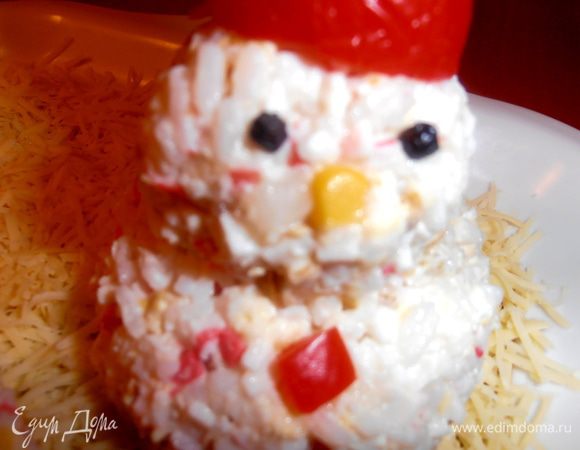 Глазки делаем из перца горошком.