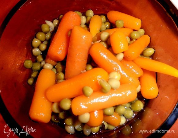 Для этого выкладываем без жидкости в мисочку...