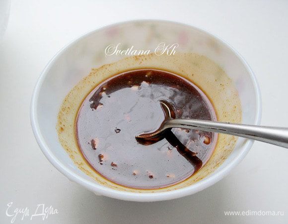 Для соуса смешать все ингредиенты.