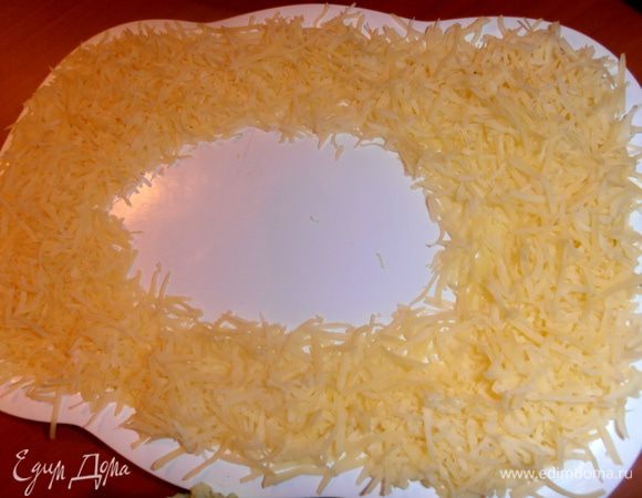 Для поляны опять выручает меня тёртый сыр!