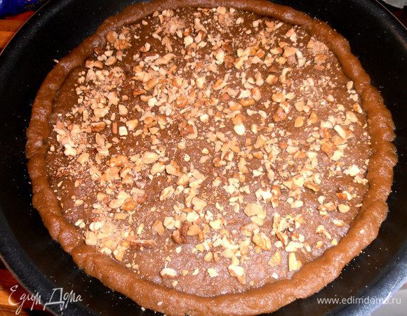 Насыпаем равномерно на дно...