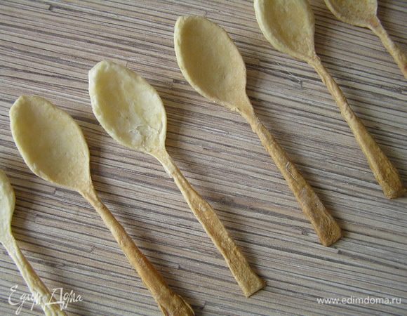 Так выпечь все ложки. Скорость выпекания зависит от количества одинаковых ложек дома, подходящих для выпечки ;))