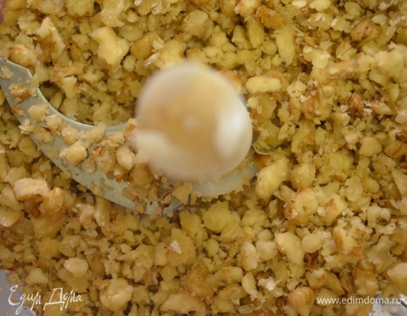 орехи изрубить в блендере