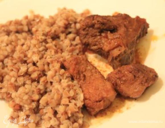 Ребрышки (свинину) промываем, очищаем от лишних пленок. 
