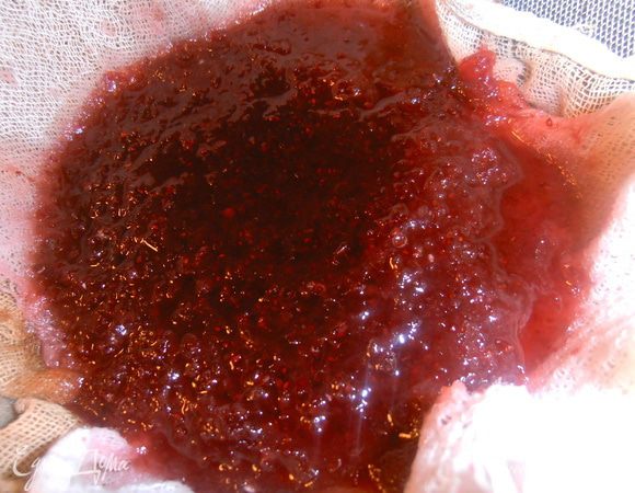 Ни одно семечко не должно проскочить через марлю!