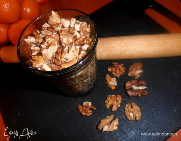 Орехи можно пропустить через мясорубку...