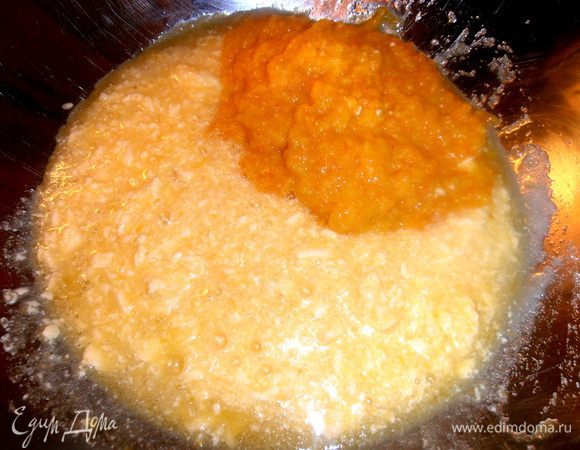 Выкладываем массу в блюдо.