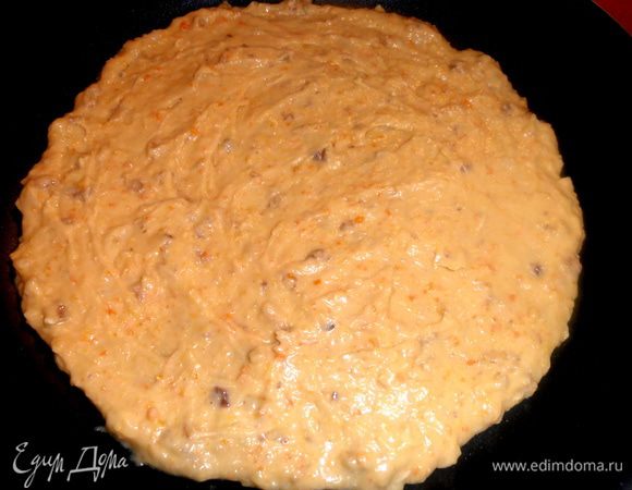 Стараемся ложкой сделать пласт ровным.