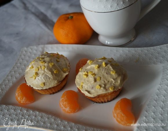 Смазать верх кексиков кремом. Приятного чаепития!!!