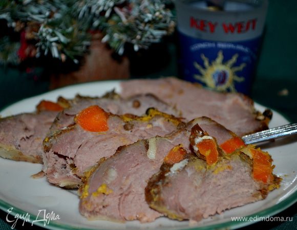 Буженине дать полностью остыть. Порезать тонкими пластинками   и подавать к столу как закуска. Приятного аппетита!!!