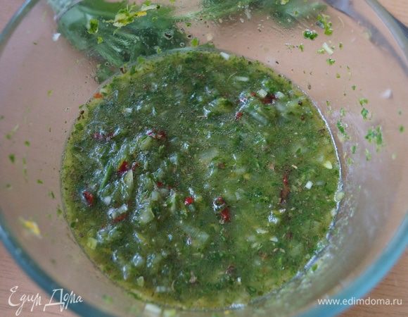 Добавить 1/3 стакана воды и перемешать