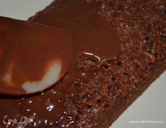 остывший франжипан обильно покрыть ганашем. 