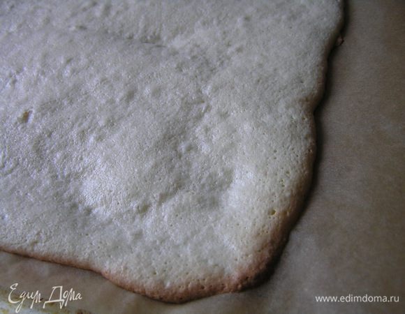 Выпекать бисквит при 220*С около 8-10 минут.
