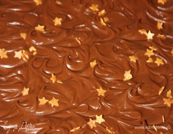 Готовый , остывший корж украсить кремом. Разрезать на пирожные и убрать в холодильник до семейного чаепития или до похода в гости
Всем приятного аппетита и чаепития!