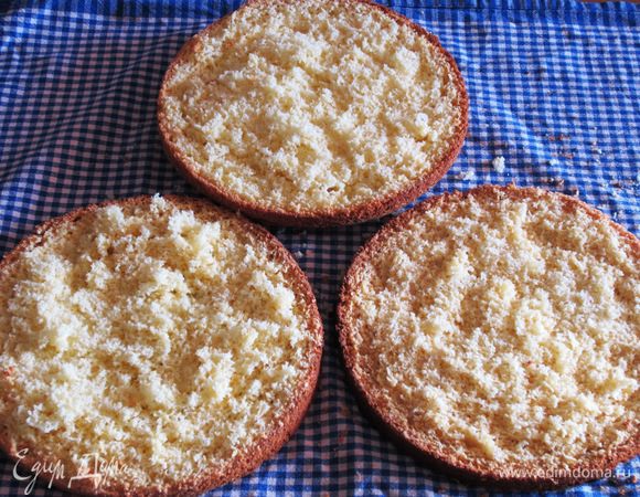 ......,разрезать на 3 коржа. 