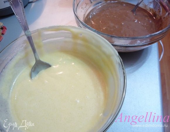 можно в тесто добавить пару чайных ложек какао - получатся шоколадные кексы.