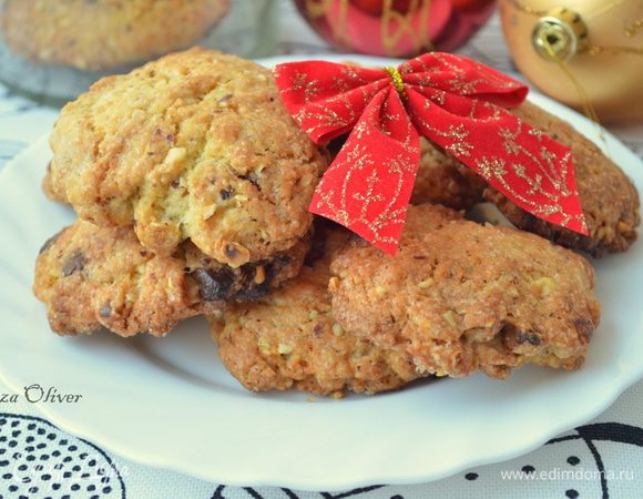 получается 3 противня печенья, но я на этом не остановилась и испекла еще с шоколадом и орехами) фото прилагаю! 