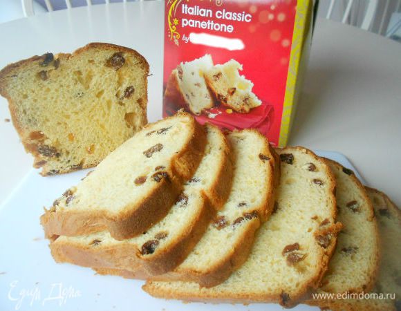 Зазубренным ножом нарезать панеттоне ломтиками толщиной в 1 см.