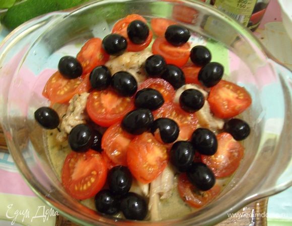 черные оливки,