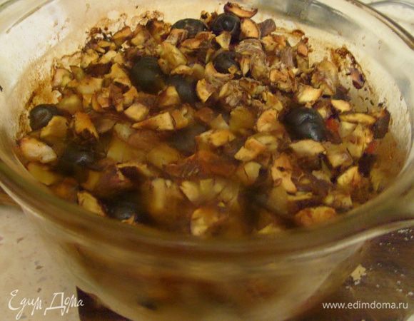 тушить в жаропрочной посуде с закрытой крышкой в разогретой до 180 градусов духовке 1,5 часа.