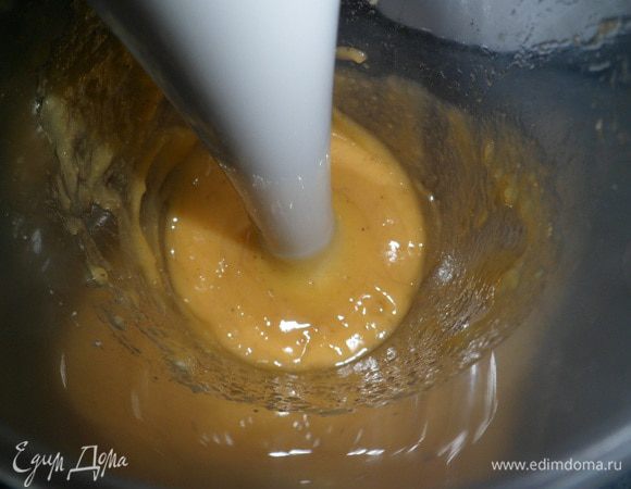 измельчаем бананы в блендере