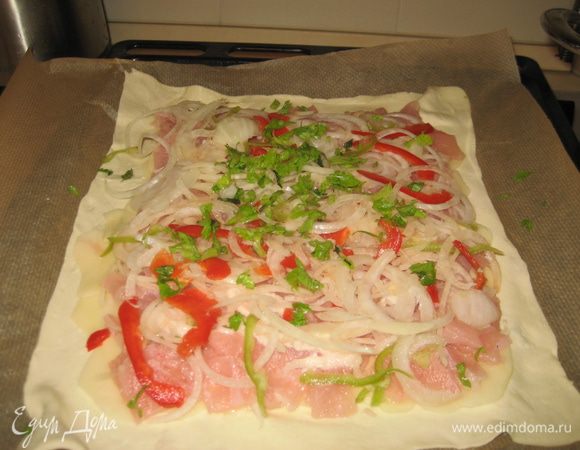 Все разложила на специальной бумаге для выпечки.