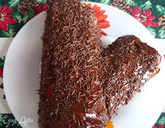 сверху посыпаем кондитерскими украшениями...