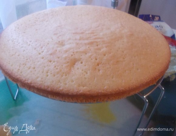 После остужаем корж.