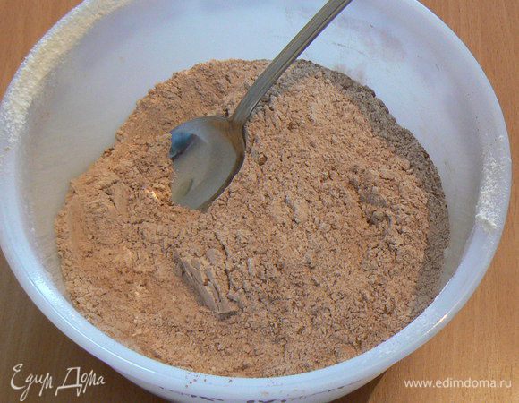 смешать муку,какао,разрыхлитель