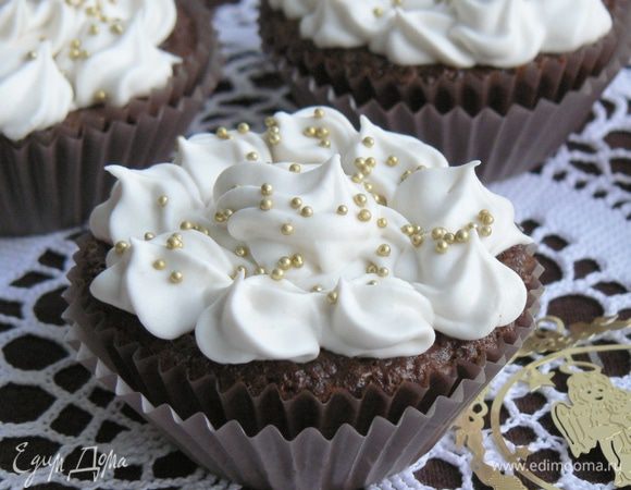 украсить взбитыми сливками или любым кремом по желанию. Приятного аппетита!