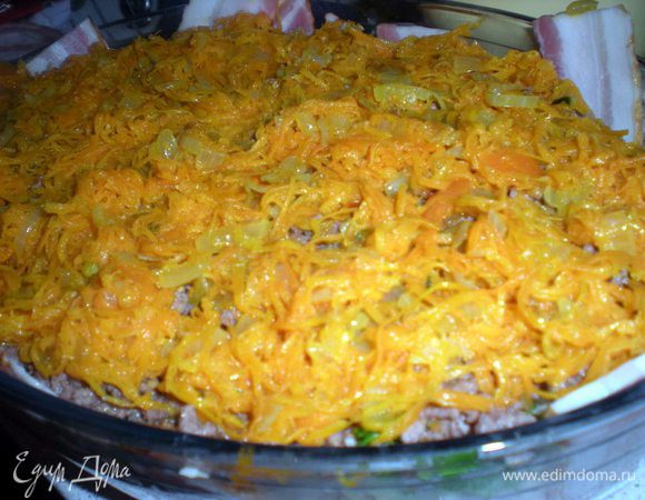Слой лука с морковью.