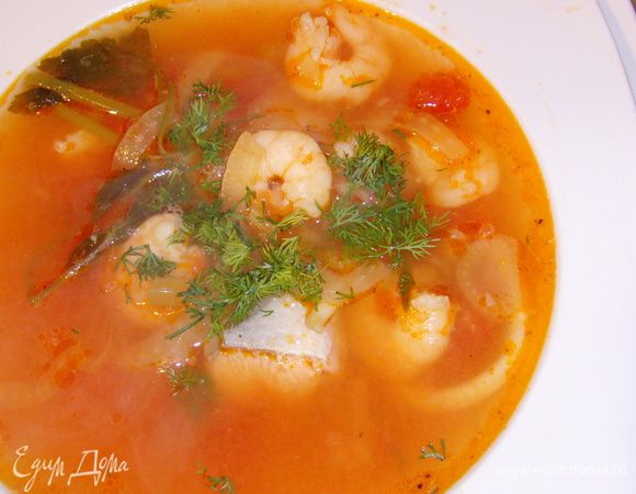 Однако это ещё не всё. Буйабес немыслим без соуса "руй". Самый простой рецепт (сложного я всё равно не знаю))) состоит в том, что майонез смешивается с оливковым маслом, красным перцем и огромным количеством толчённого чеснока. К буйабесу подаётся соус "руй" и отдельно белые сухарики. Приятного аппетита!!