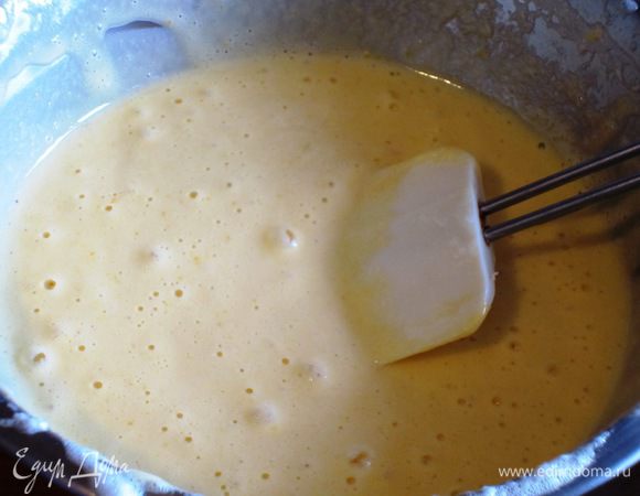 ...........соединить с тестом и всё осторожно перемешать.