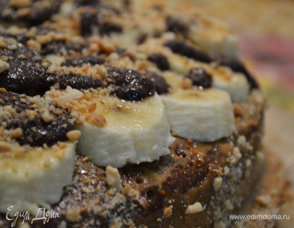 Готовый торт, убрать в холодильник на 30-60 минут. 
