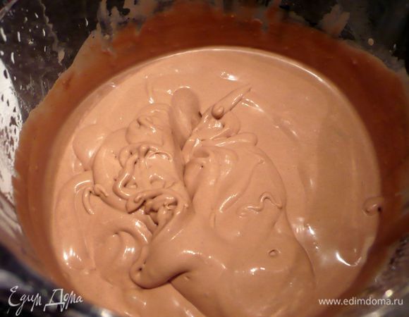 Крем взбиваем блендером. 