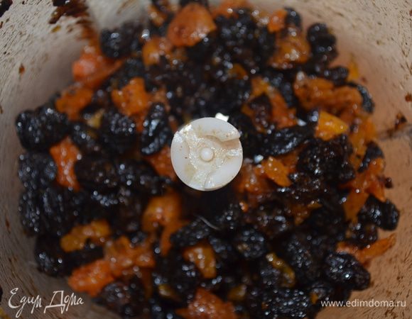 измельчить их в блендере