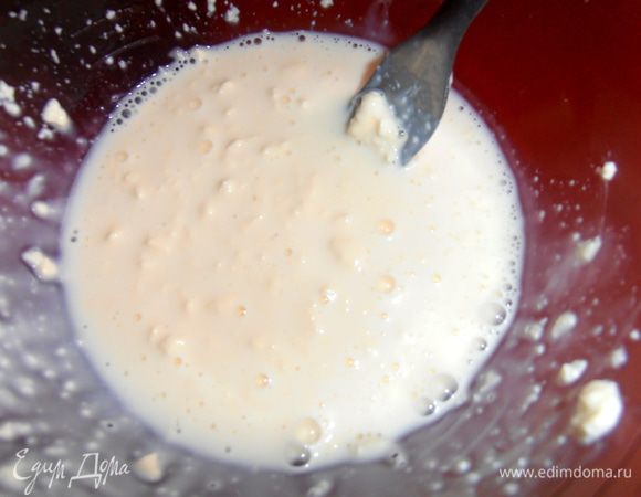 Оставшиеся маленькие комочки разойдутся потом на огне.