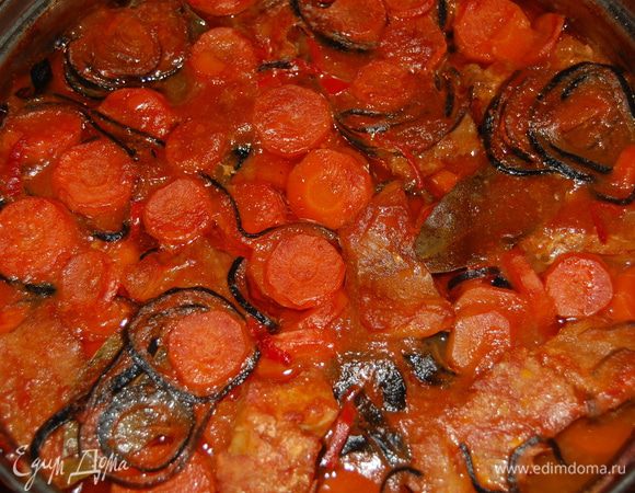 Ну, а теперь осталось поставить на газ и тушить до готовности. Я ещё в конце поставила рыбку в разогретую до 270 градусов духовку примерно на 10 мин. Из "печки" всегда вкусее!:)
