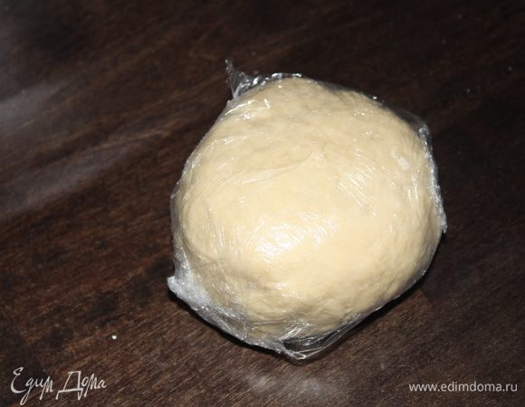 Заворачиваем в пленку или полотенце и оставляем на 1 час в тепле.