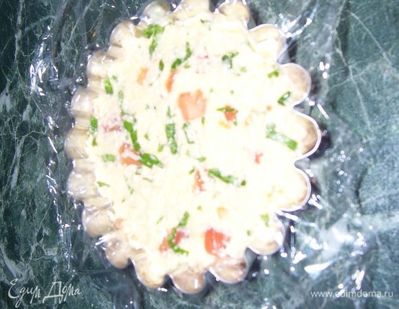 Затем сырной массы.