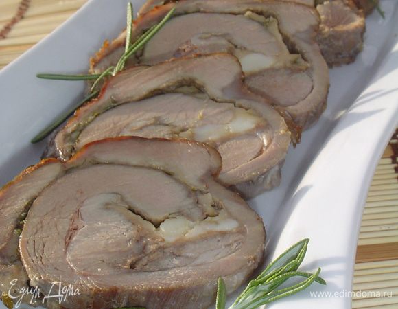 Рулет нарезаем и подаем к столу.
Приятного аппетита!