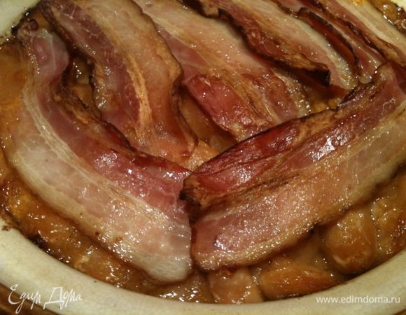 Запечь в духовке под грилем до подрумянивания бекона. Приятного аппетита!