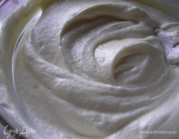 Перекладываем мусс в бокалы и отправляем в холодильник часов на 6. 
