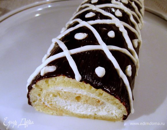 Вариант №2. Рулет "Ванильно-ромовый". Заменяем в креме вишню и сахар ванилью по вкусу.