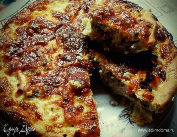 Готовый пирог остужаем.
Приятного аппетита!