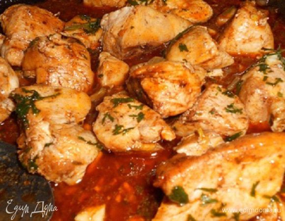 Снимаем с плиты и посыпаем измельченной зеленью , даем настояться 5 минут .